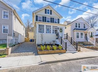 58 3rd St, Keyport, NJ 07735