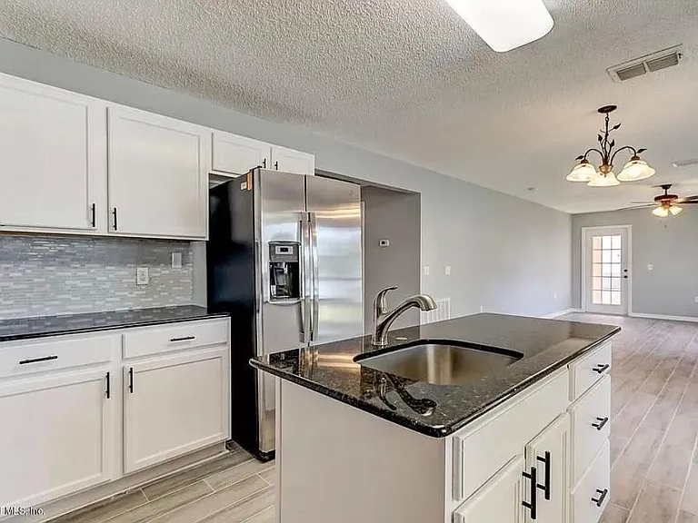 4043 Broad Creek Ln — Photo 7
