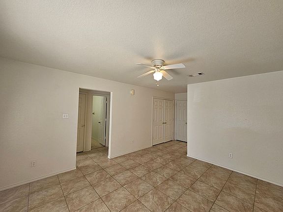 5th image of 3209 Toledo Dr APT A