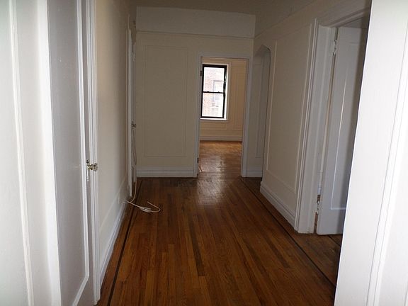 5th image of 4115 50th St APT 1G