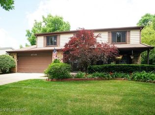 1710 E Burr Oak Dr, Arlington Heights, IL 60004
