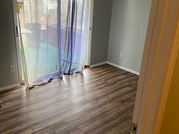 3rd image of 506 Spicewood Dr