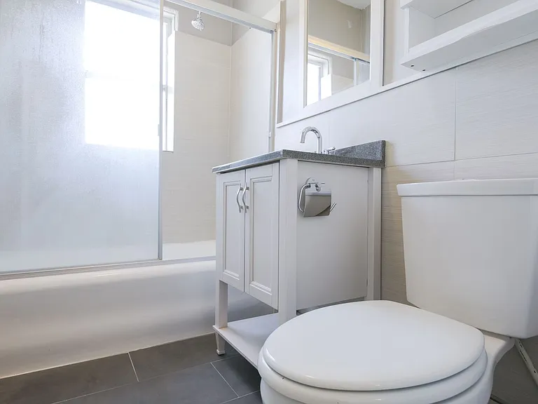 Seven Lions Apartments — Photo 10