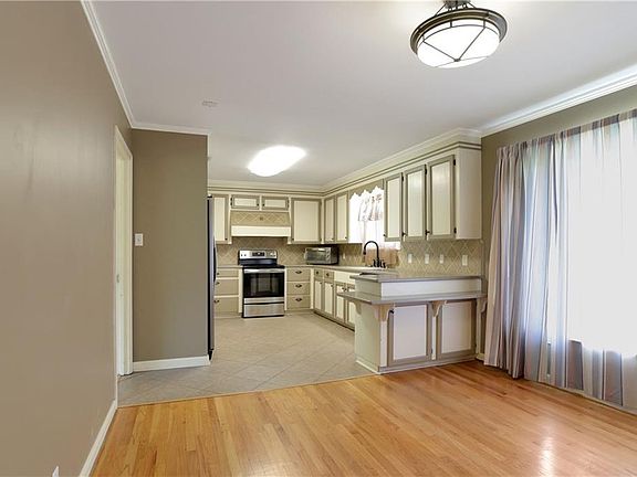 5th image of 724 Blackman St