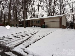 6417 Holly Knoll Dr, Charlotte, NC 28227