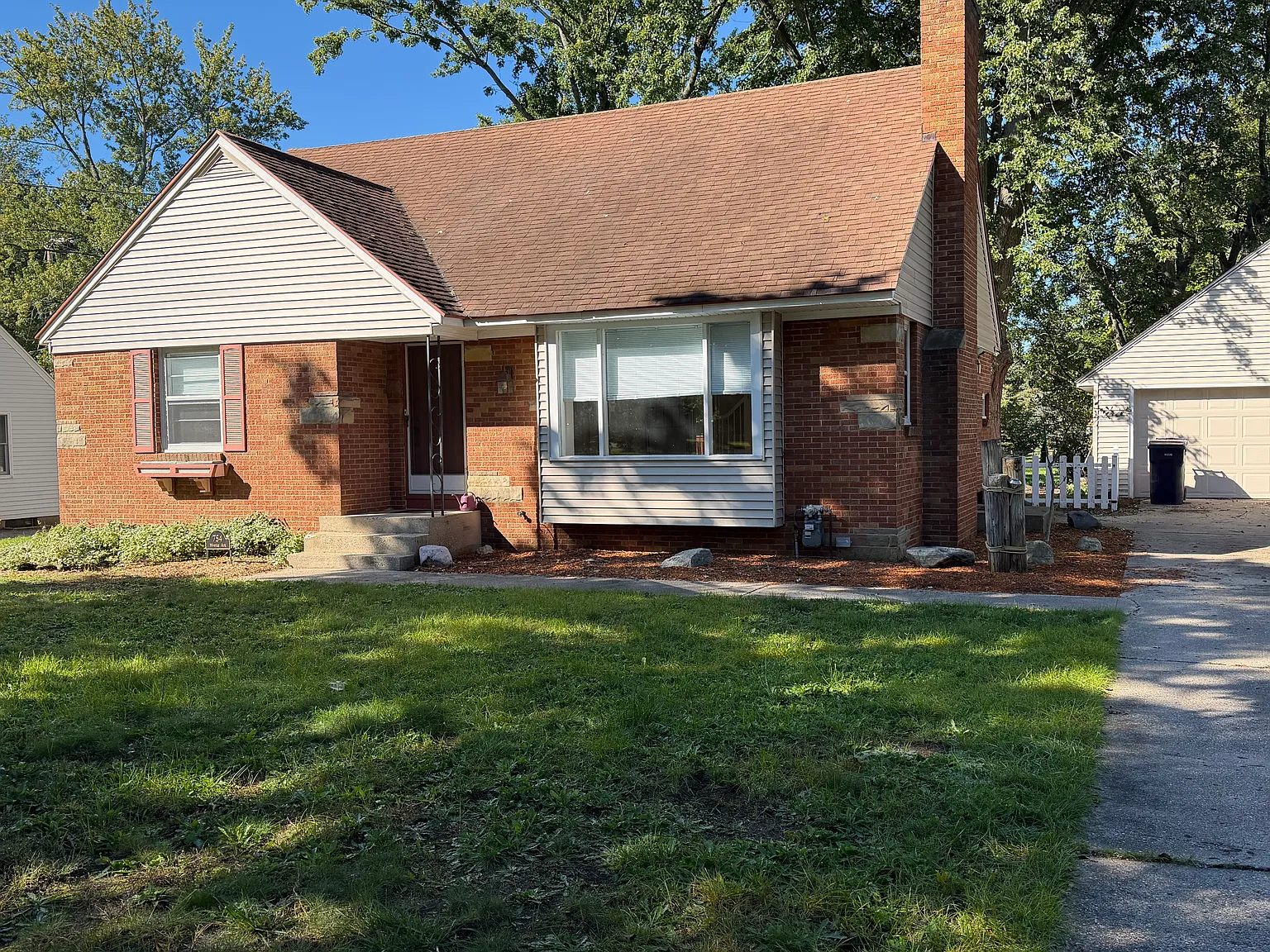 3 bed, 2016 sqft, $1,700 — Photo 2