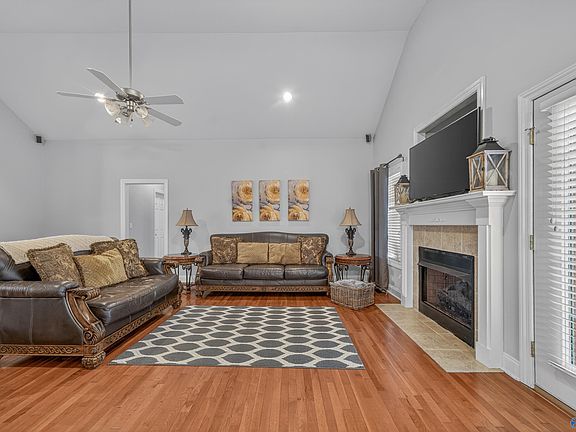 5th image of 230 Twin Lakes Dr