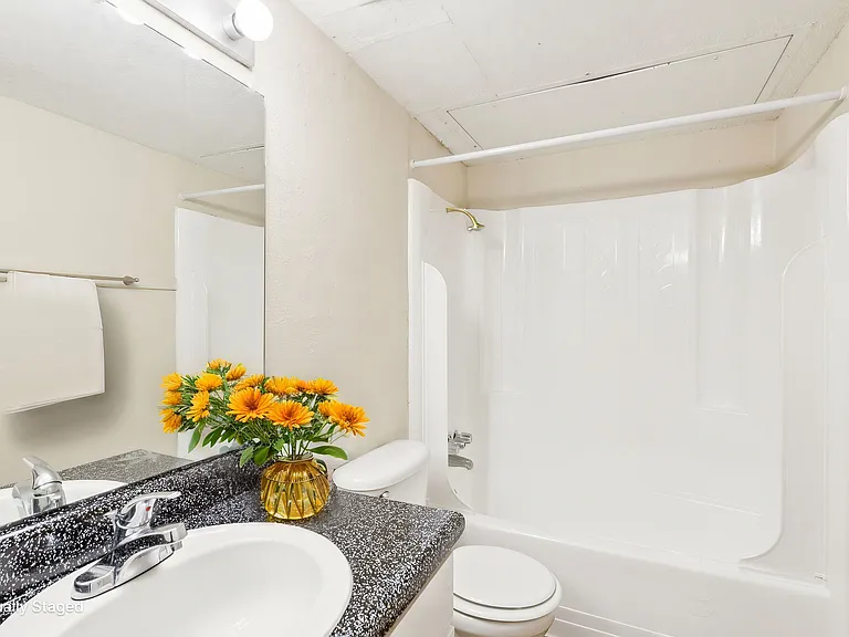 Bear Creek Apartments — Photo 8