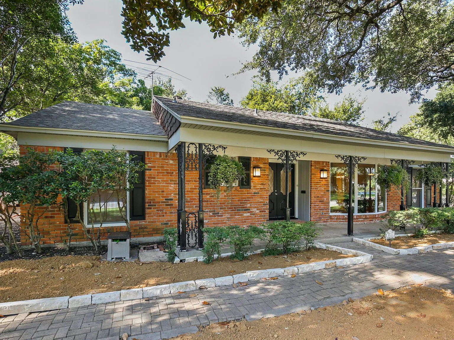 3510 Princess Ln — Photo 3
