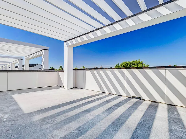 5636 Dolores St — Photo 2