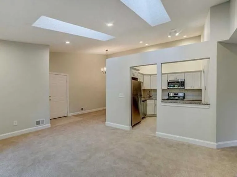 353 Cottonwood Way — Photo 4