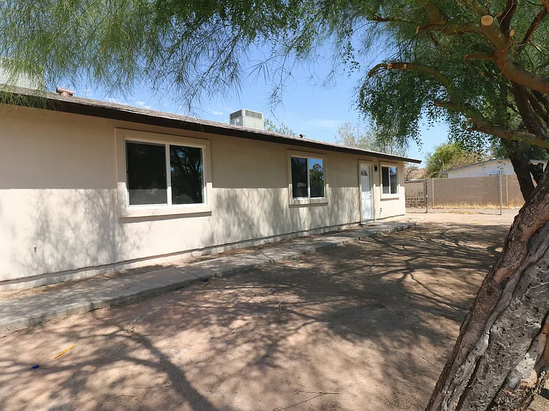 1 N Naco Way #1 — Photo 17