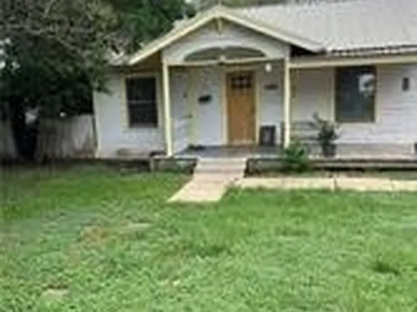 631 W Davilla St, Bartlett, TX 76511