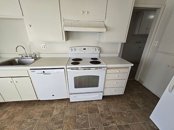 5th image of 4917-19 Orchid Way #4917