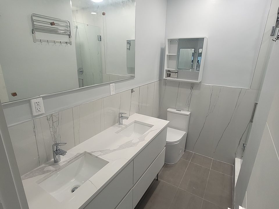 1st image of 225 SW 7th St APT 3