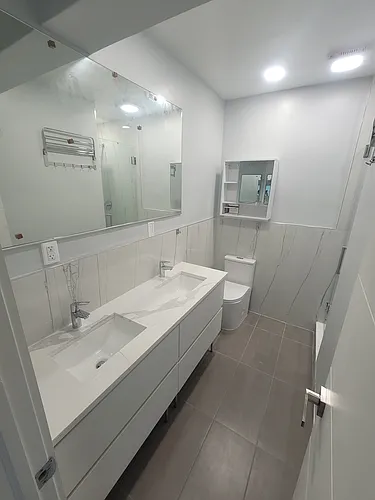 225 SW 7th St #3 Photo 1