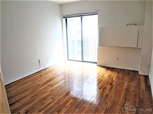 Rented by City Connections Realty | media 16