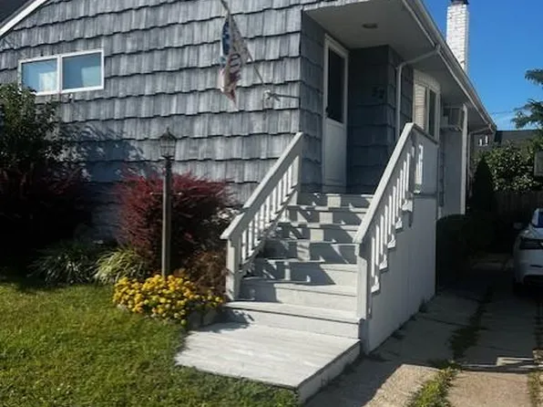 52 Kent Road, Island Park, NY 11558