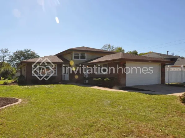 7653 W 105th St, Palos Hills, IL 60465