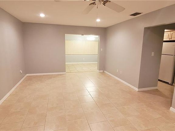 3rd image of 2275 Curtis Dr S