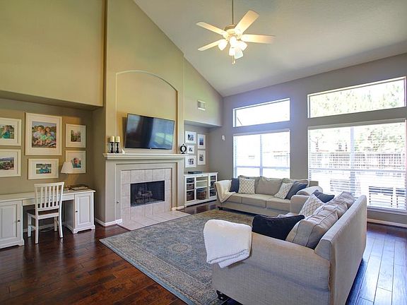 4th image of 4231 Stoney Knoll Ln