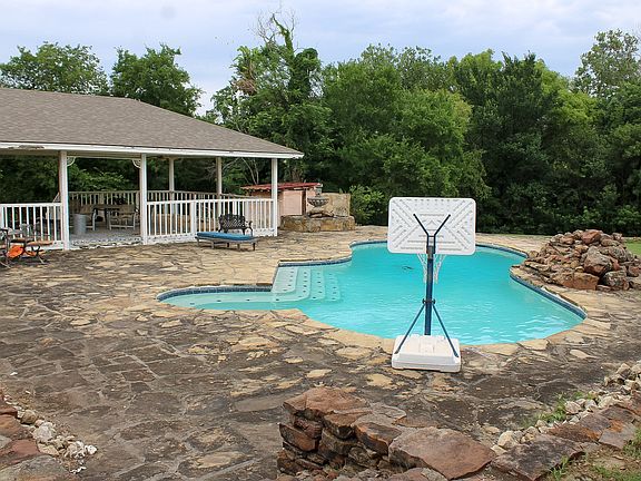 2nd image of 7650 Shade Tree Ln