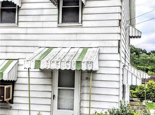 30 Hemlock St, Ellsworth Boro, PA 15331