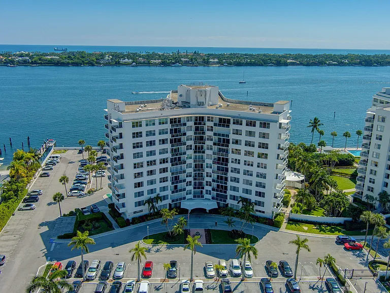 2800 N Flagler Dr #202 — Photo 42