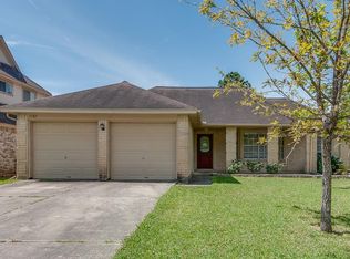 1507 Regency Ct, Friendswood, TX 77546