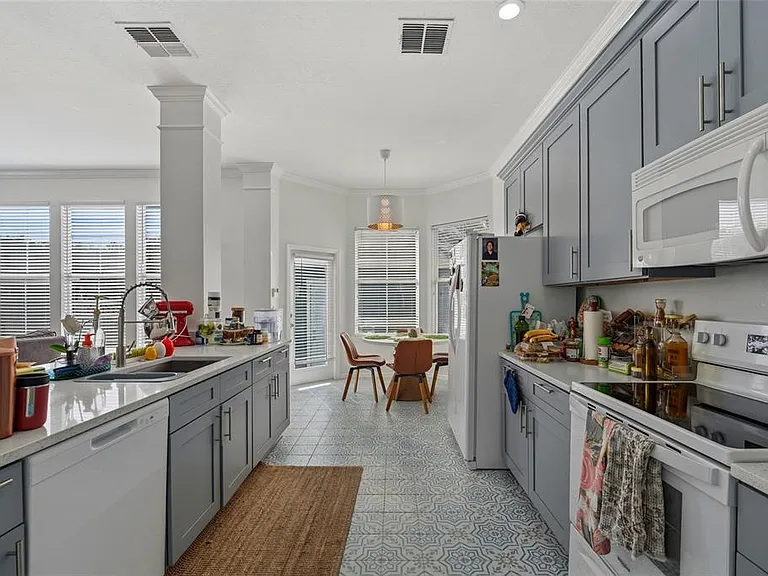181 Longview Ave — Photo 11