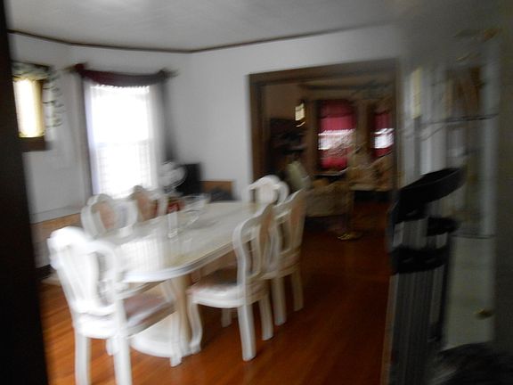 5th image of 453 No Maple Ave