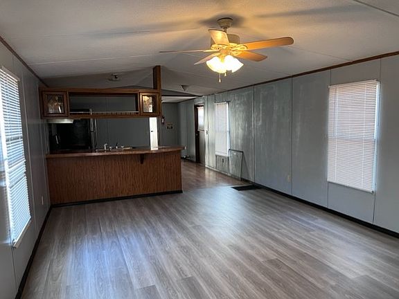 2nd image of 626 Peacock Cir