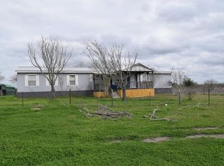 755 Sierra Dr, Lockhart, TX 78644