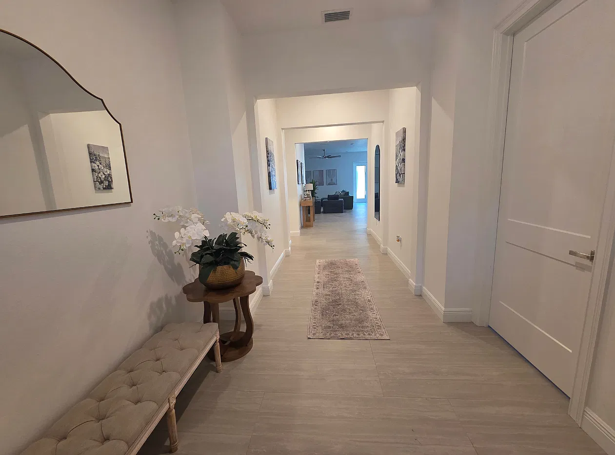 4 bed, $4,000 — Photo 4
