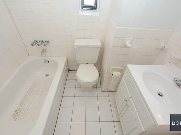3rd image of 419 E 73rd St APT 6G
