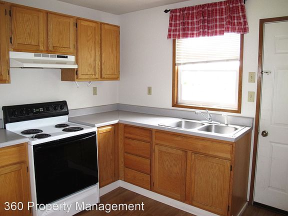 4th image of 1001 NW Crosby Ave