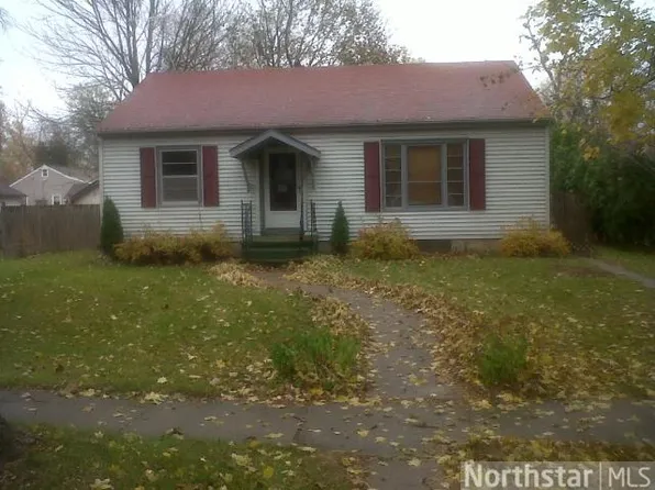 320 N 7th St, River Falls, WI 54022