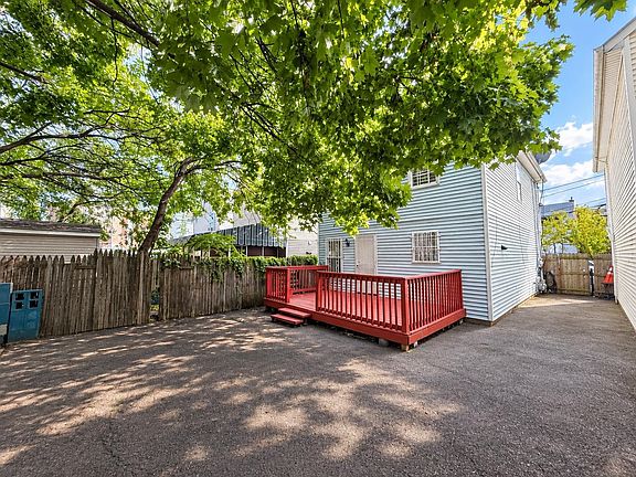 5th image of 92 Myrtle Ave #R