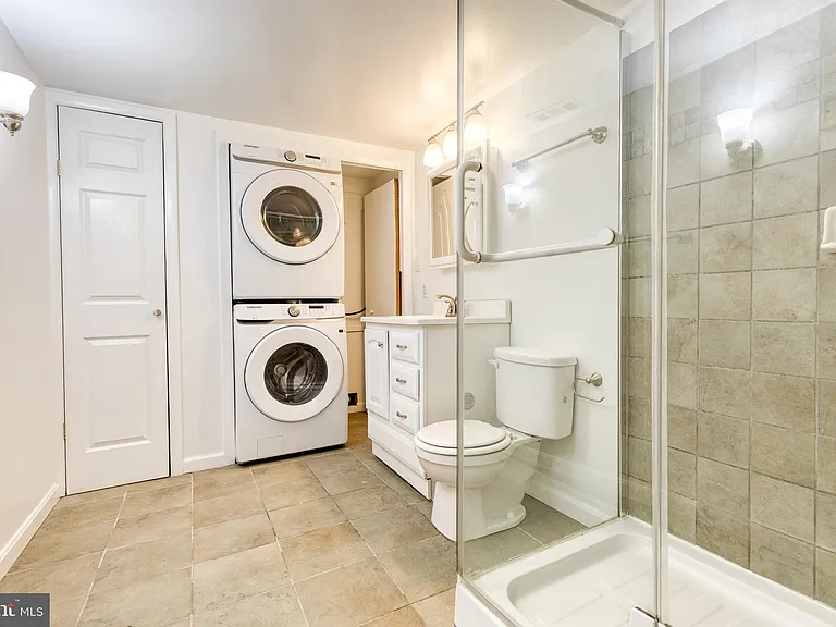 1608 S Hanover St — Photo 17