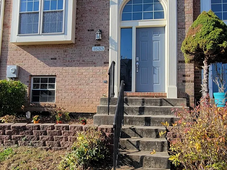 1533 S Rambling Way — Photo 3