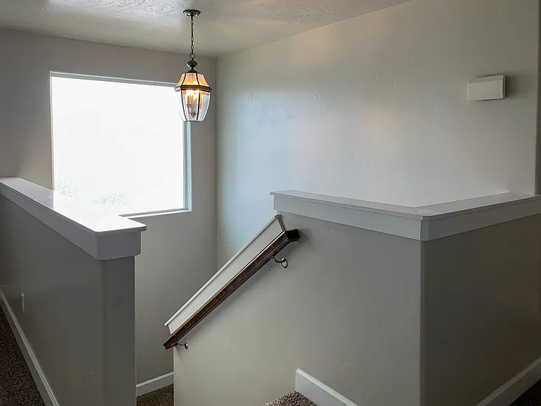 764 E Ionia Dr — Photo 12