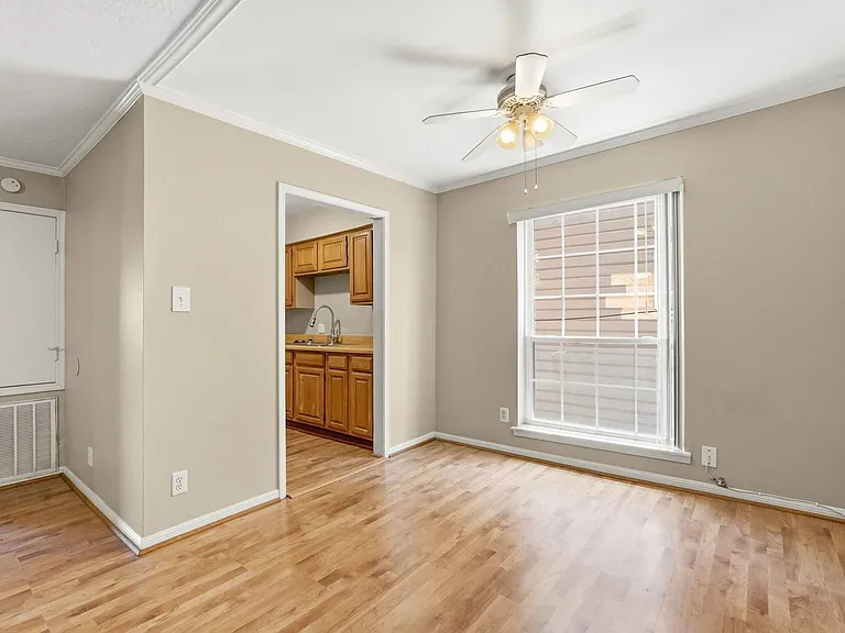 2507 Montrose Blvd #23 — Photo 11