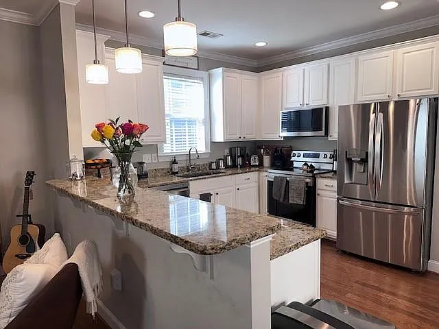 1835 Lela Ave — Photo 4