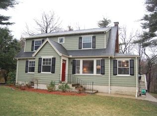 14 Houlton St, Bedford, MA 01730
