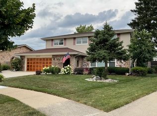 1200 W Palm Dr, Mount Prospect, IL