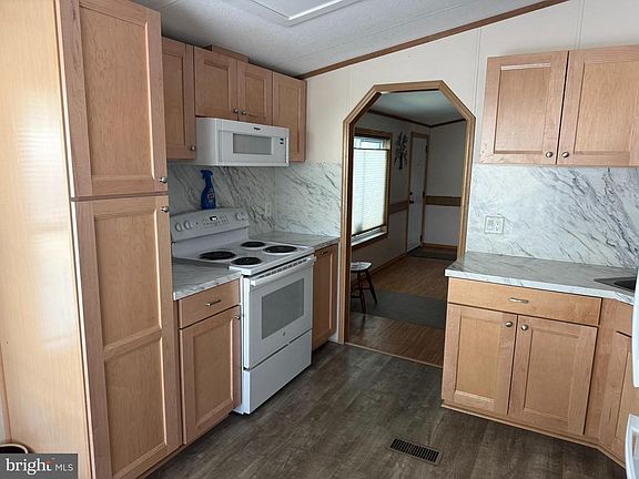 5th image of 500 N Pine St
