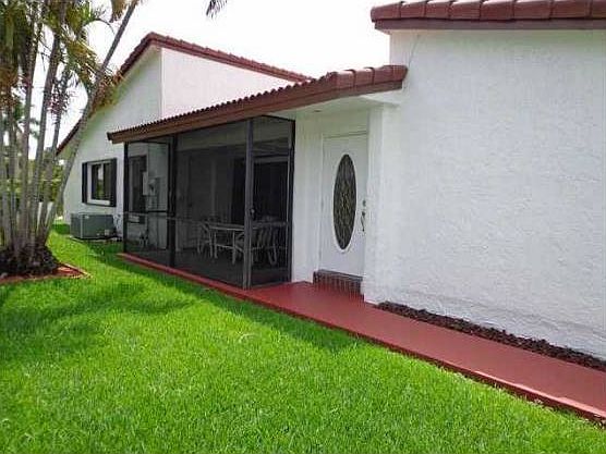 5th image of 8298 NW 36th St