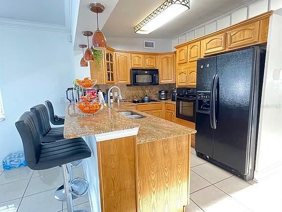 4th image of 6017R N Lois Ave