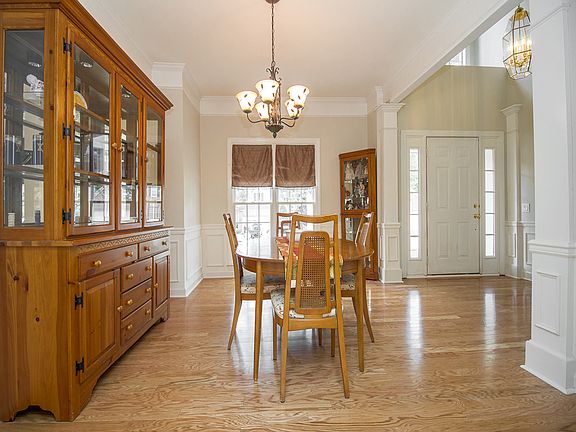 3rd image of 2721 Peverell Ln
