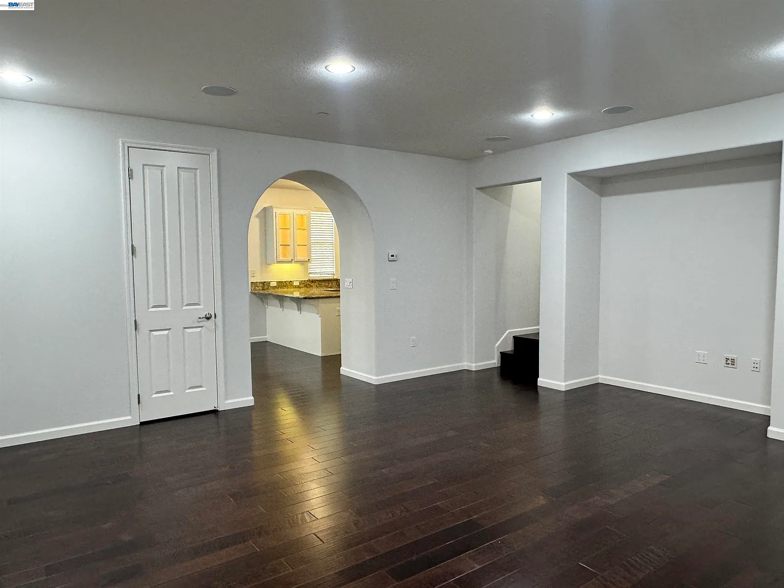 4 bed, 2231 sqft, $5,200 — Photo 3